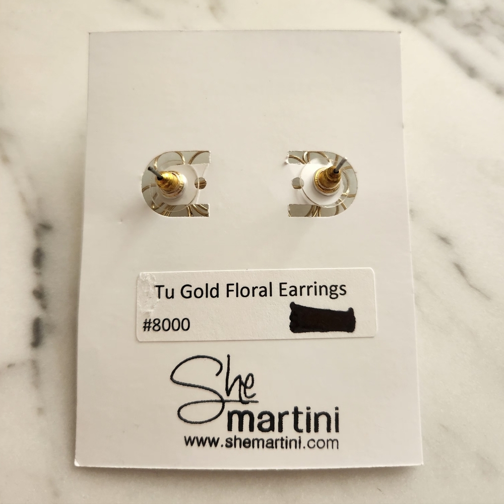 Dainty Gold Flower Earrings - Picture 2 of 3